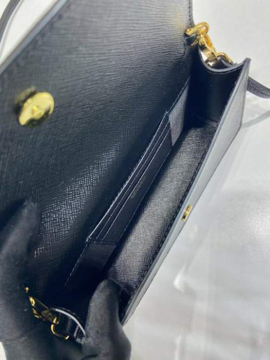 Picture of Prada Wallets _SKUfw189697327fw